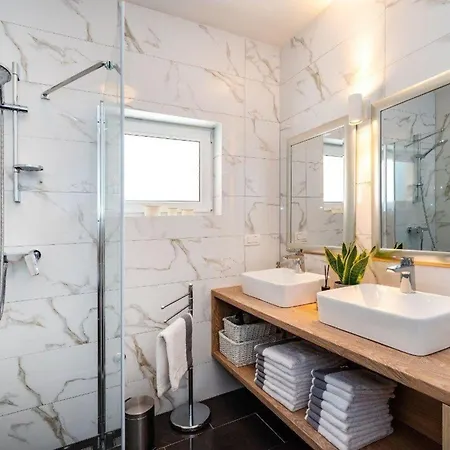 Ferienwohnung Fuer 8 Personen Ca 140 Qm In Zadar, Dalmatien Und Umgebung * Zadar