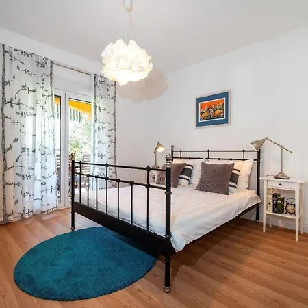 Ferienwohnung Fuer 8 Personen Ca 140 Qm In Zadar, Dalmatien Und Umgebung *